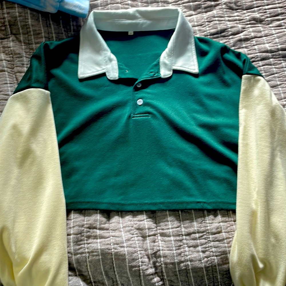 Crop top sweater, brand- SHEIN, size- M, color- green with beige sleeves